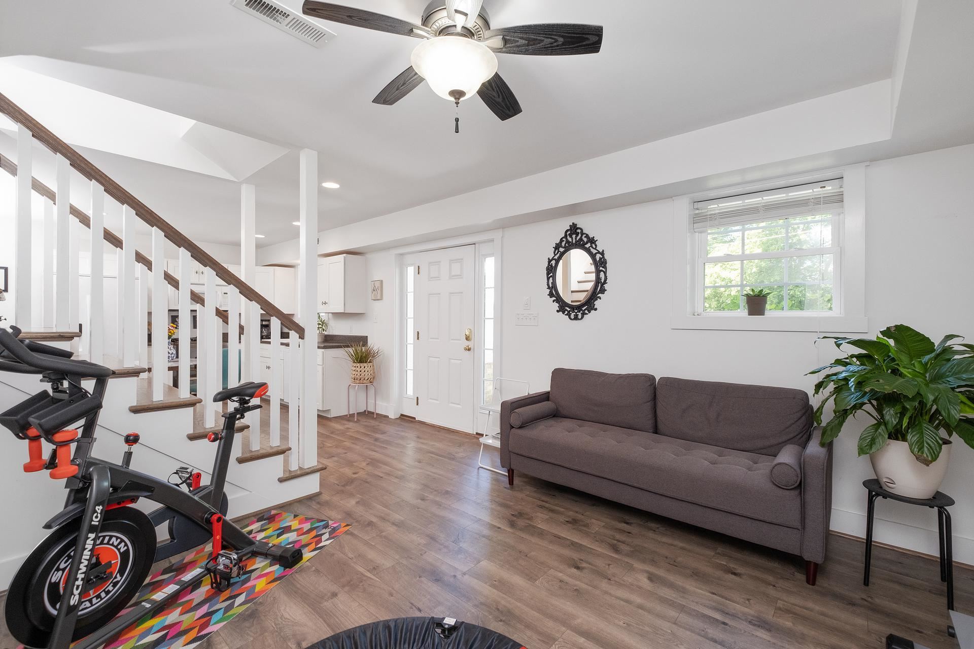 218 Overlook Road Staunton, VA 24401 - Photo 7 of 58 Gallery Image 7
