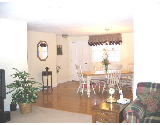 89 Old Stage Road Chelmsford, MA 01824 - Photo 14 of 17 Gallery Image 14