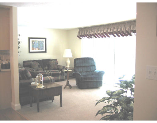 89 Old Stage Road Chelmsford, MA 01824 - Photo 3 of 17 Gallery Image 3