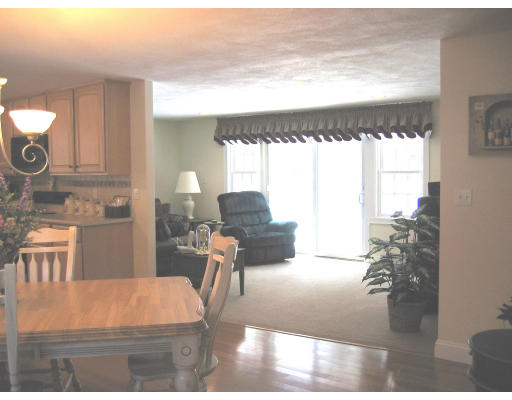 89 Old Stage Road Chelmsford, MA 01824 - Photo 4 of 17 Gallery Image 4