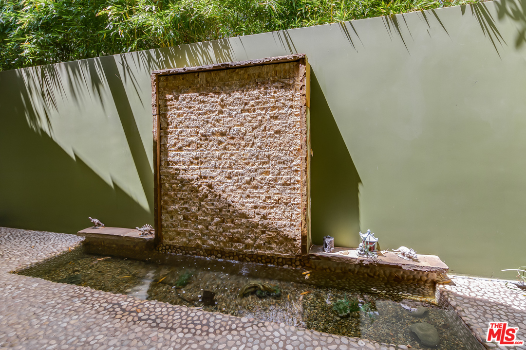 1787 Old Ranch Road Los Angeles, CA 90049 - Photo 32 of 54 a view of a bird bath