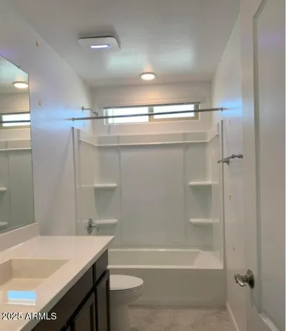 $2,240 | 14231 West El Cortez Place, Unit 579, Surprise, AZ 85387