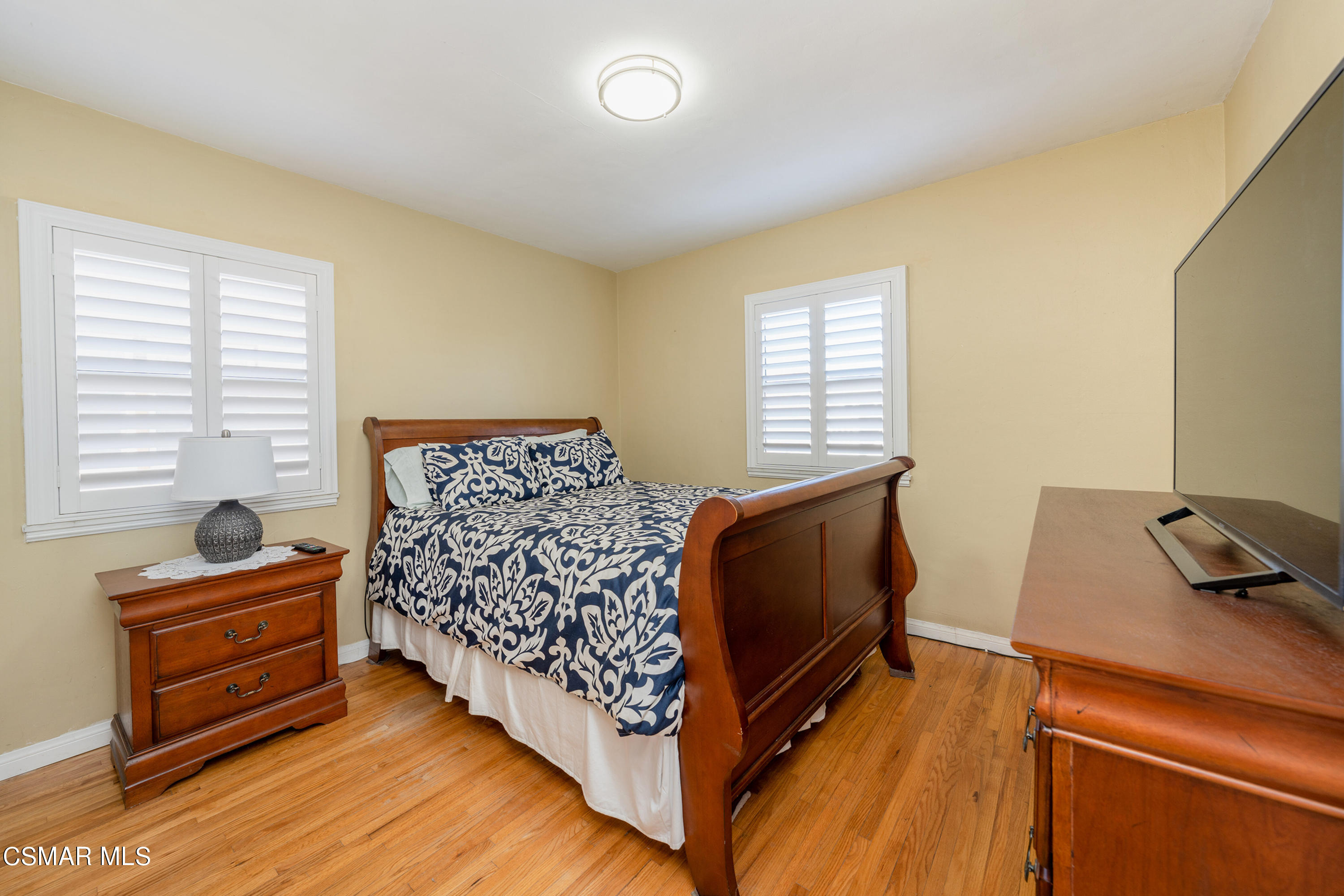 305 West Roderick Avenue Oxnard, CA 93030 - Photo 13 of 18 Roderick bed 2
