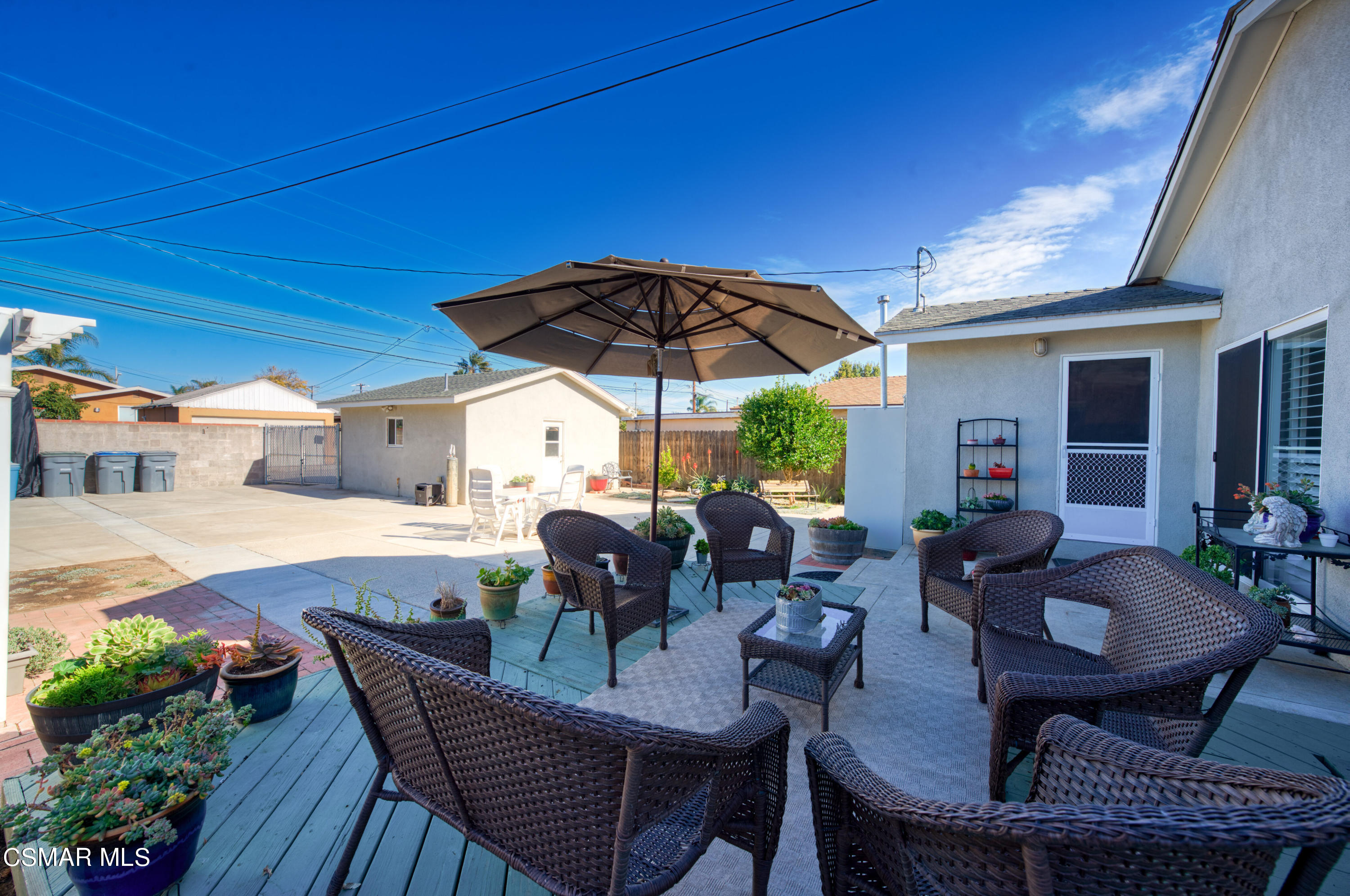 305 West Roderick Avenue Oxnard, CA 93030 - Photo 17 of 18 Roderick backyard