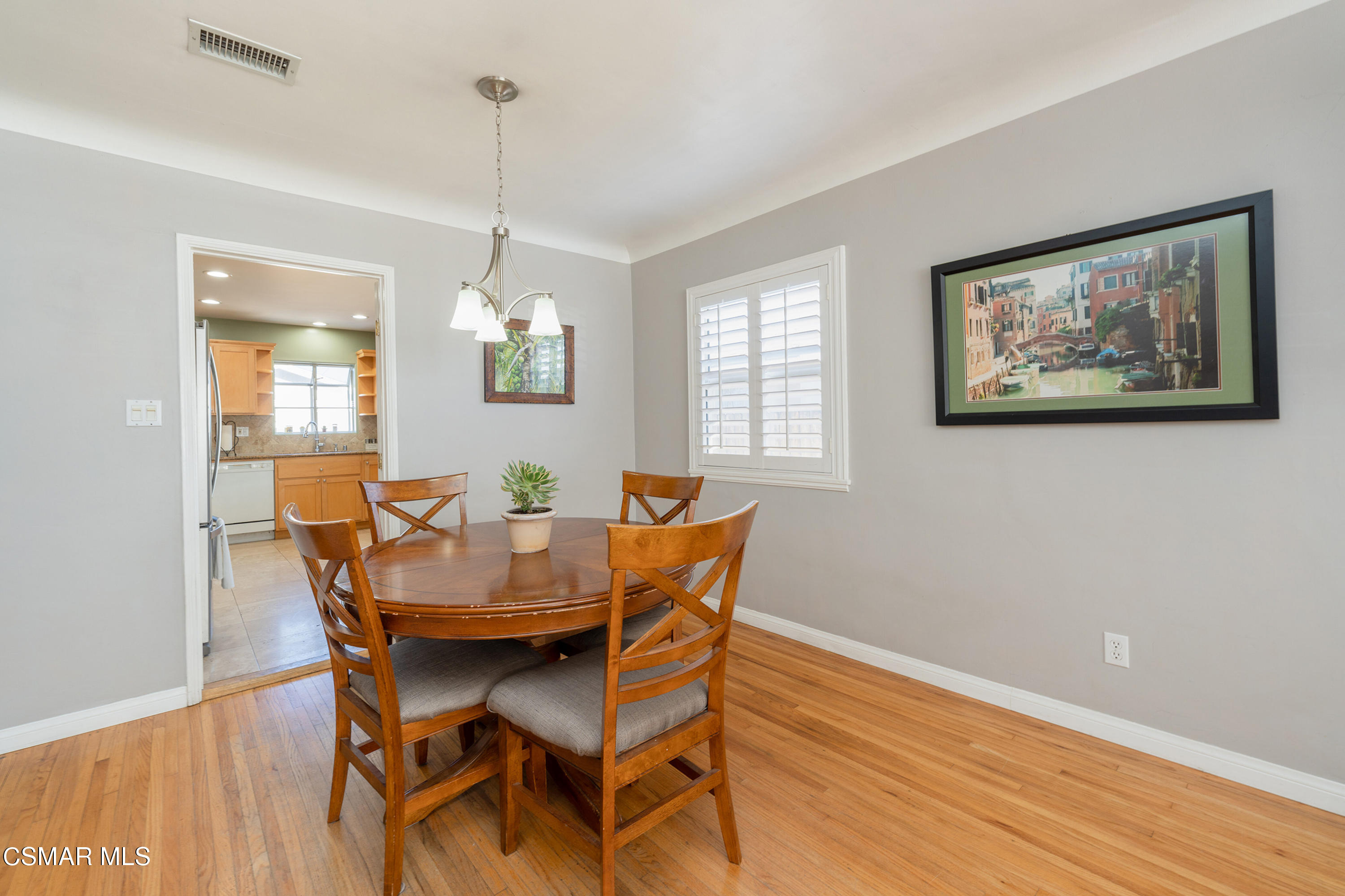 305 West Roderick Avenue Oxnard, CA 93030 - Photo 7 of 18 Roderick Dinning