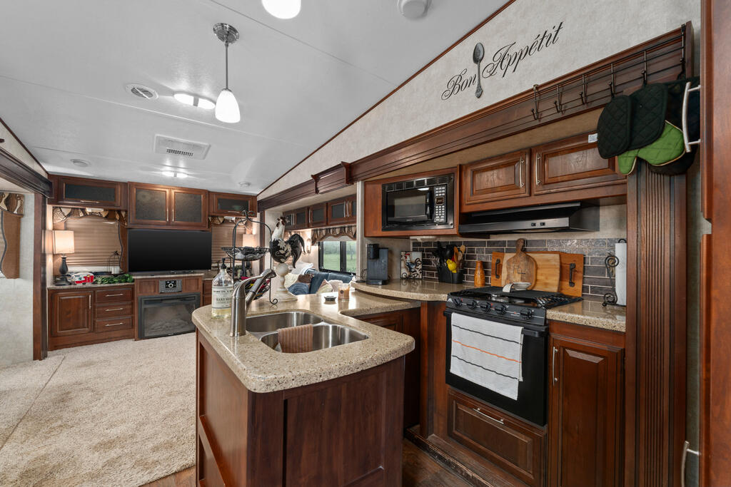 460 Reeves Lane Harper, TX 78631 - Photo 12 of 17 Gallery Image 12