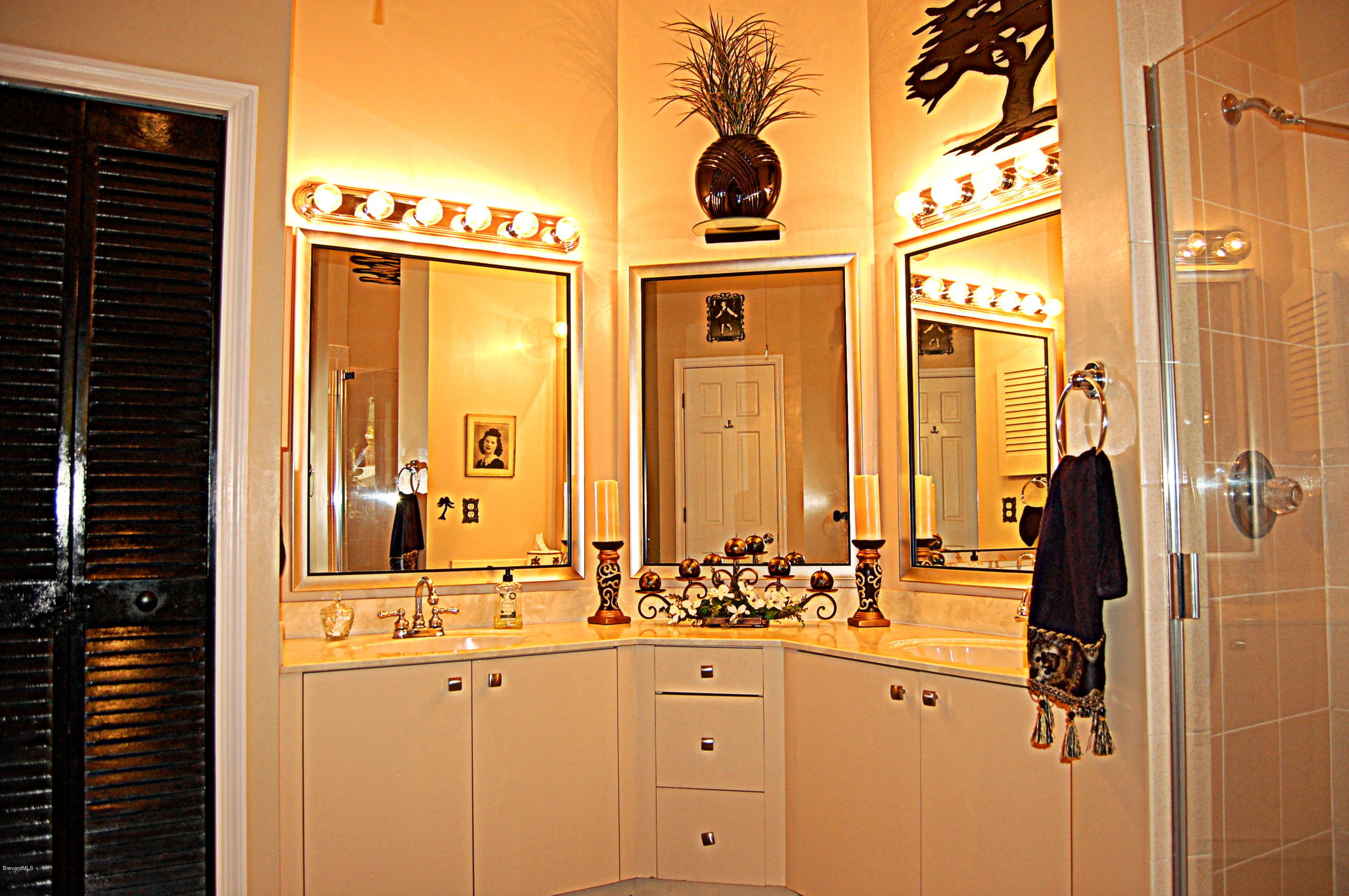 3880 Shady Run Road Melbourne, FL 32934 - Photo 20 of 41 So Spacious Master Bath