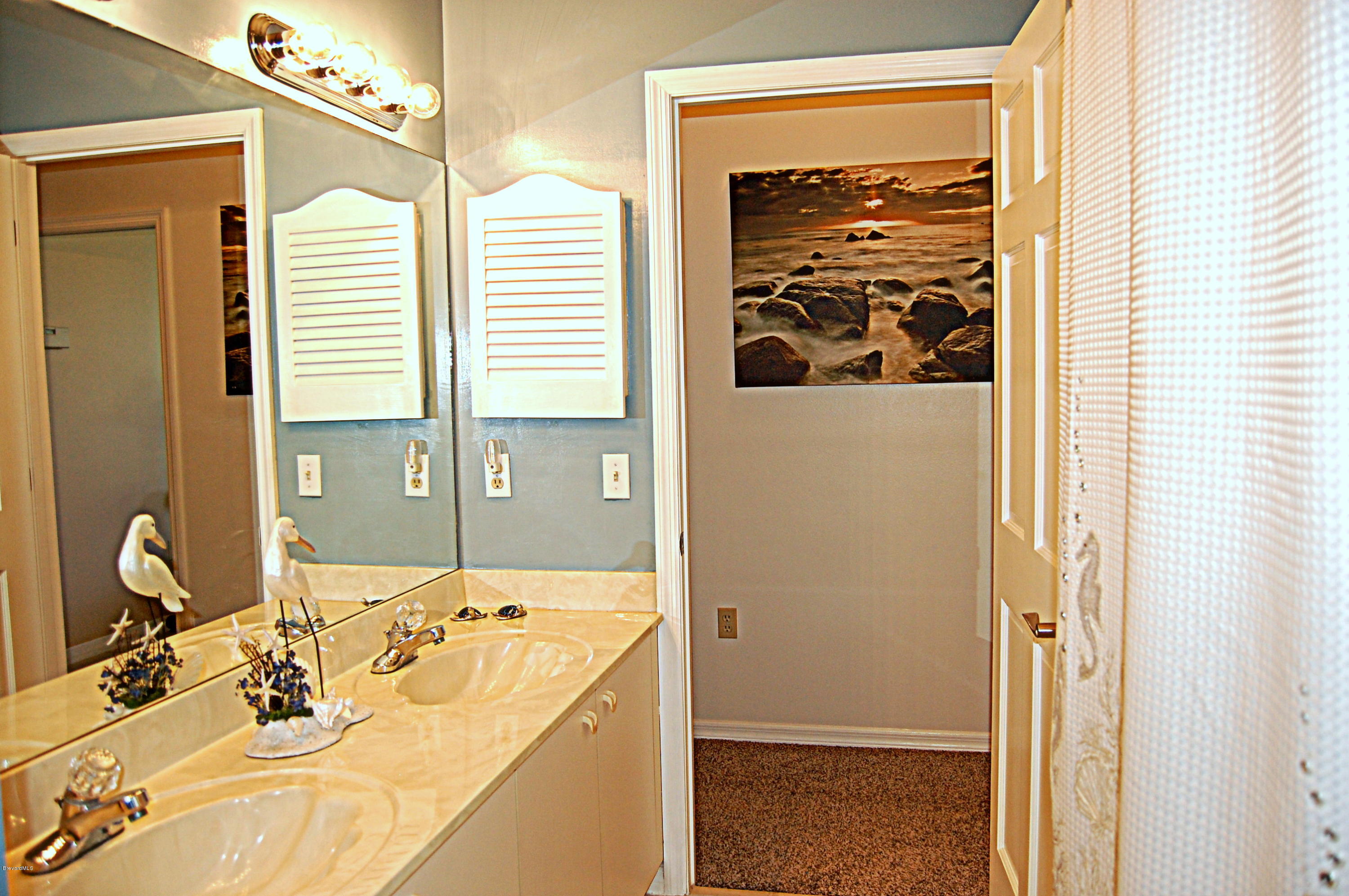 3880 Shady Run Road Melbourne, FL 32934 - Photo 28 of 41 Guest Bathroom 1