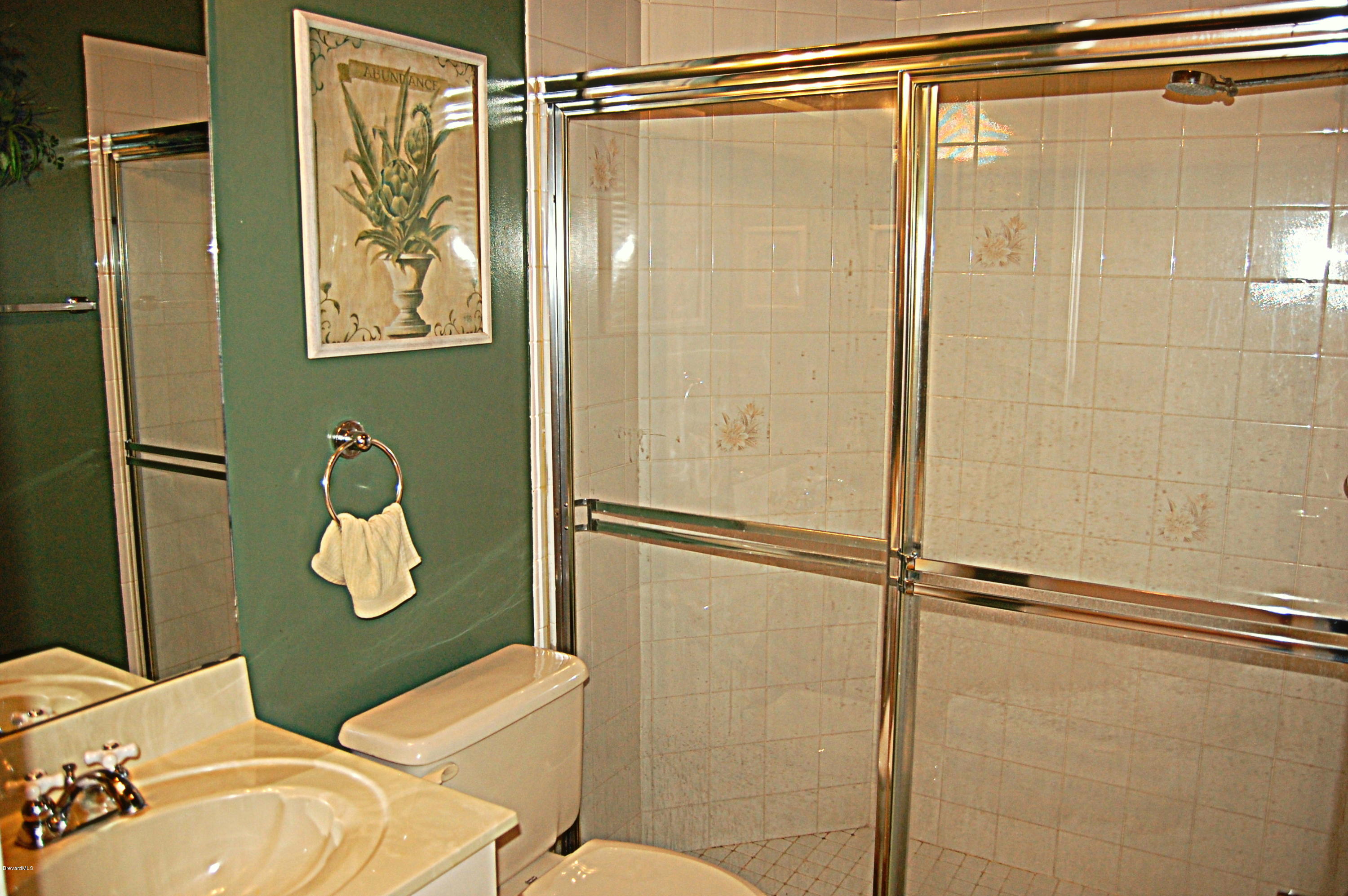 3880 Shady Run Road Melbourne, FL 32934 - Photo 29 of 41 Guest Bathroom 2