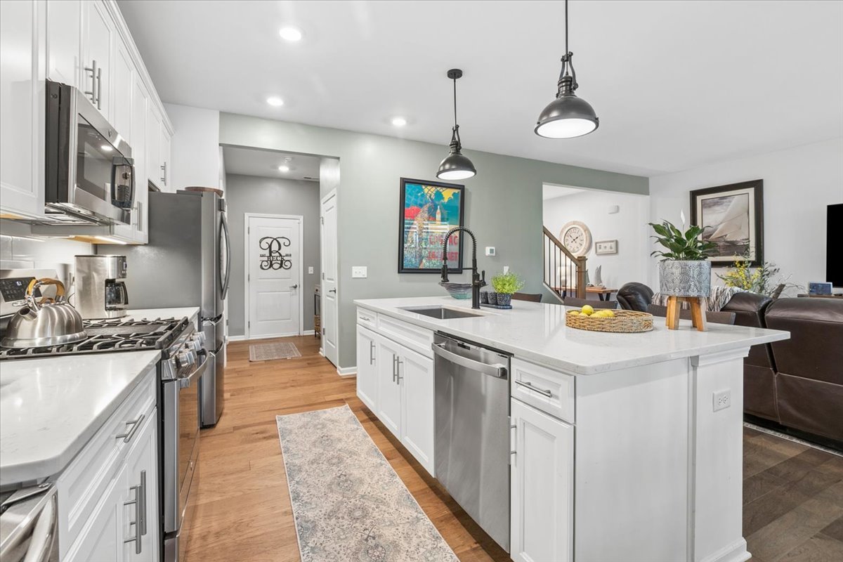 1005 Draper Road McHenry, IL 60050 - Photo 5 of 32 Gallery Image 5