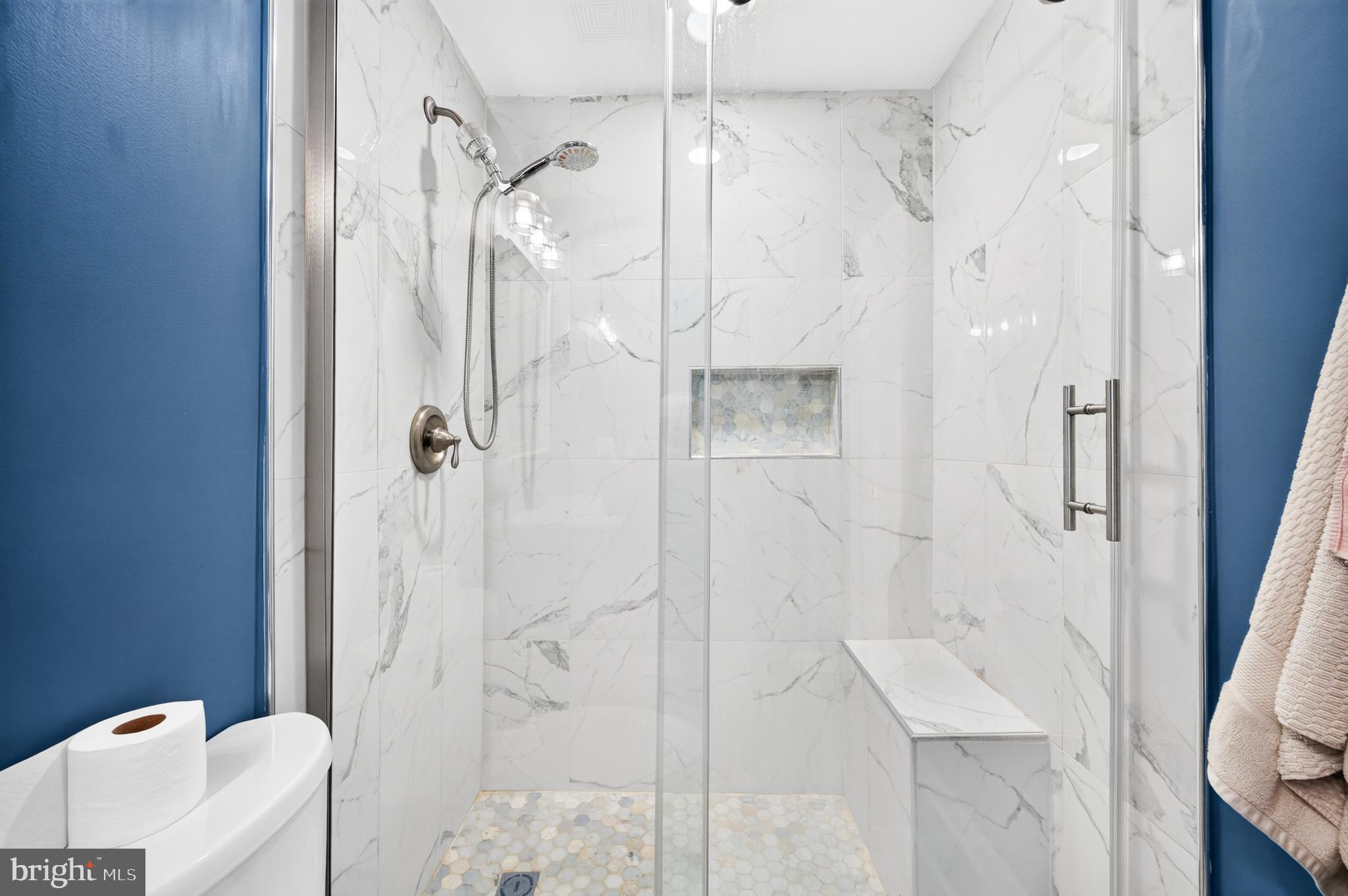 160 Magnolia Road Sterling, VA 20164 - Photo 11 of 25 Main suite Bathroom
