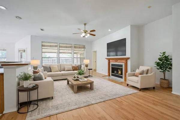 $2,700 | 304 Mimosa Drive, Murphy, TX 75094