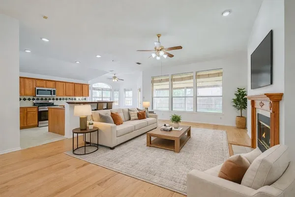 $2,700 | 304 Mimosa Drive, Murphy, TX 75094