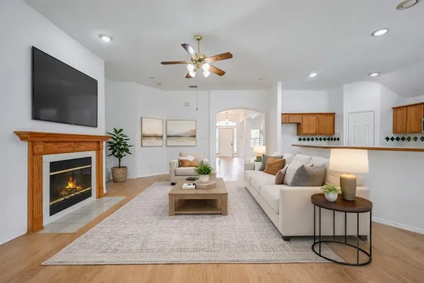 $2,700 | 304 Mimosa Drive, Murphy, TX 75094