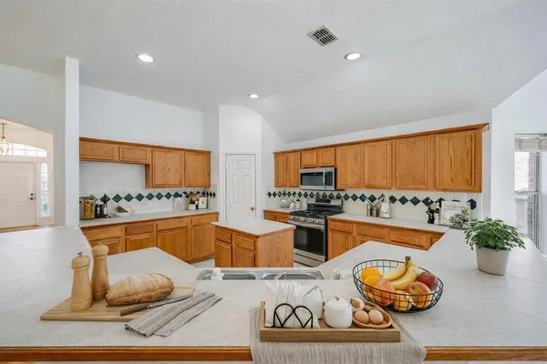 $2,700 | 304 Mimosa Drive, Murphy, TX 75094