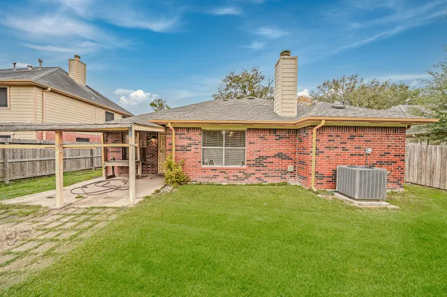 $2,400 | 9135 Reagan Meadow Court, Houston, TX 77064