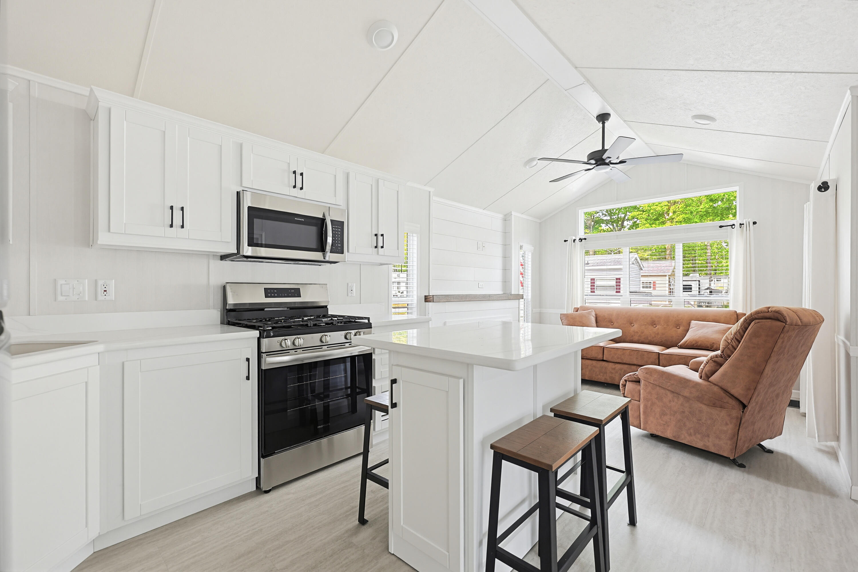 150 Chapel Road, Unit 906 Wells, ME 04090 - Photo 3 of 49 IMG_2667