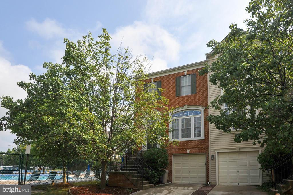 6625 Debra Lu Way Springfield, VA 22150 - Photo 1 of 26 a view of a house with a tree
