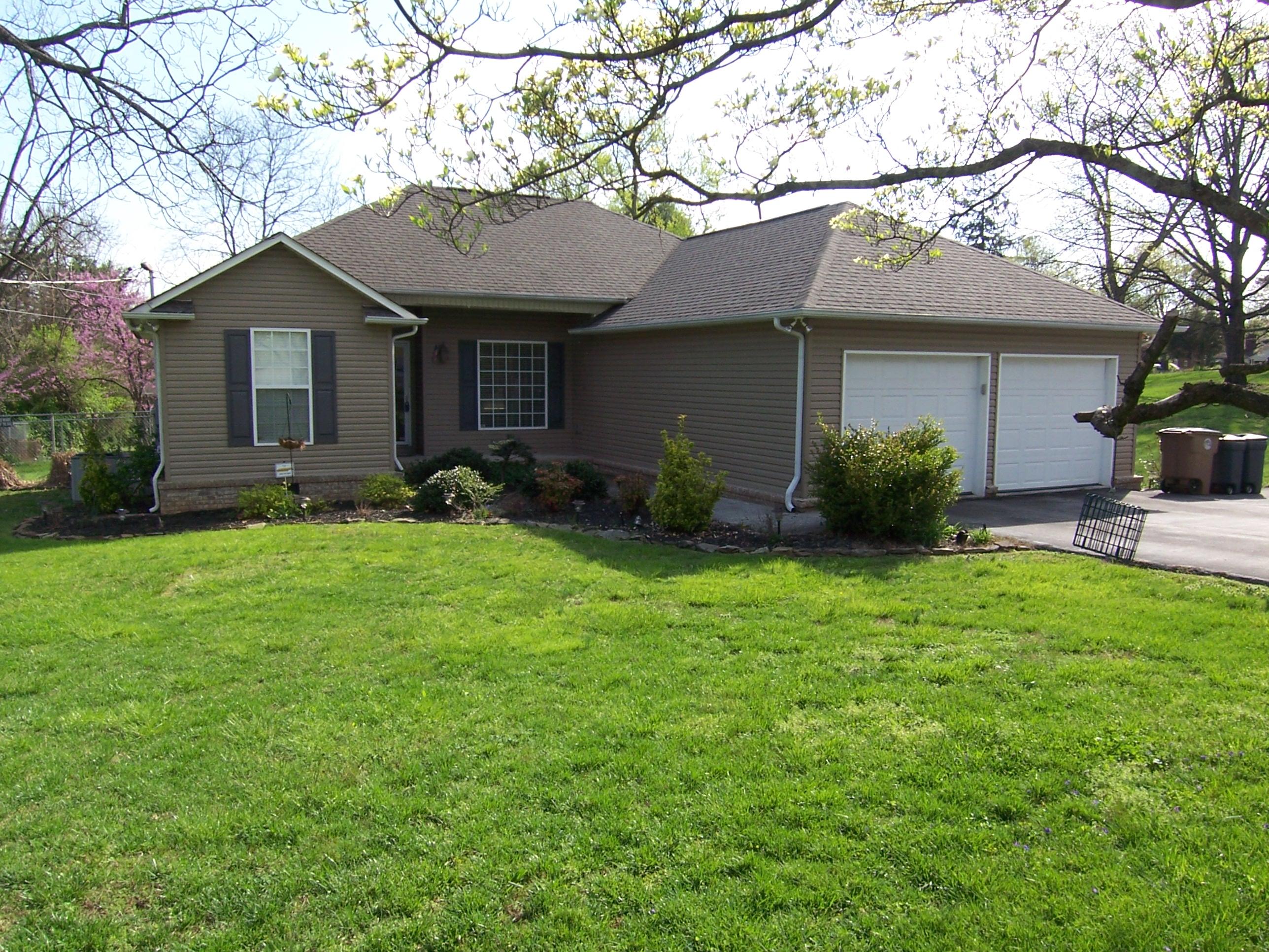 5715 Ridgefield Road Knoxville, TN 37912 - Photo 1 of 24 100_7658.JPG