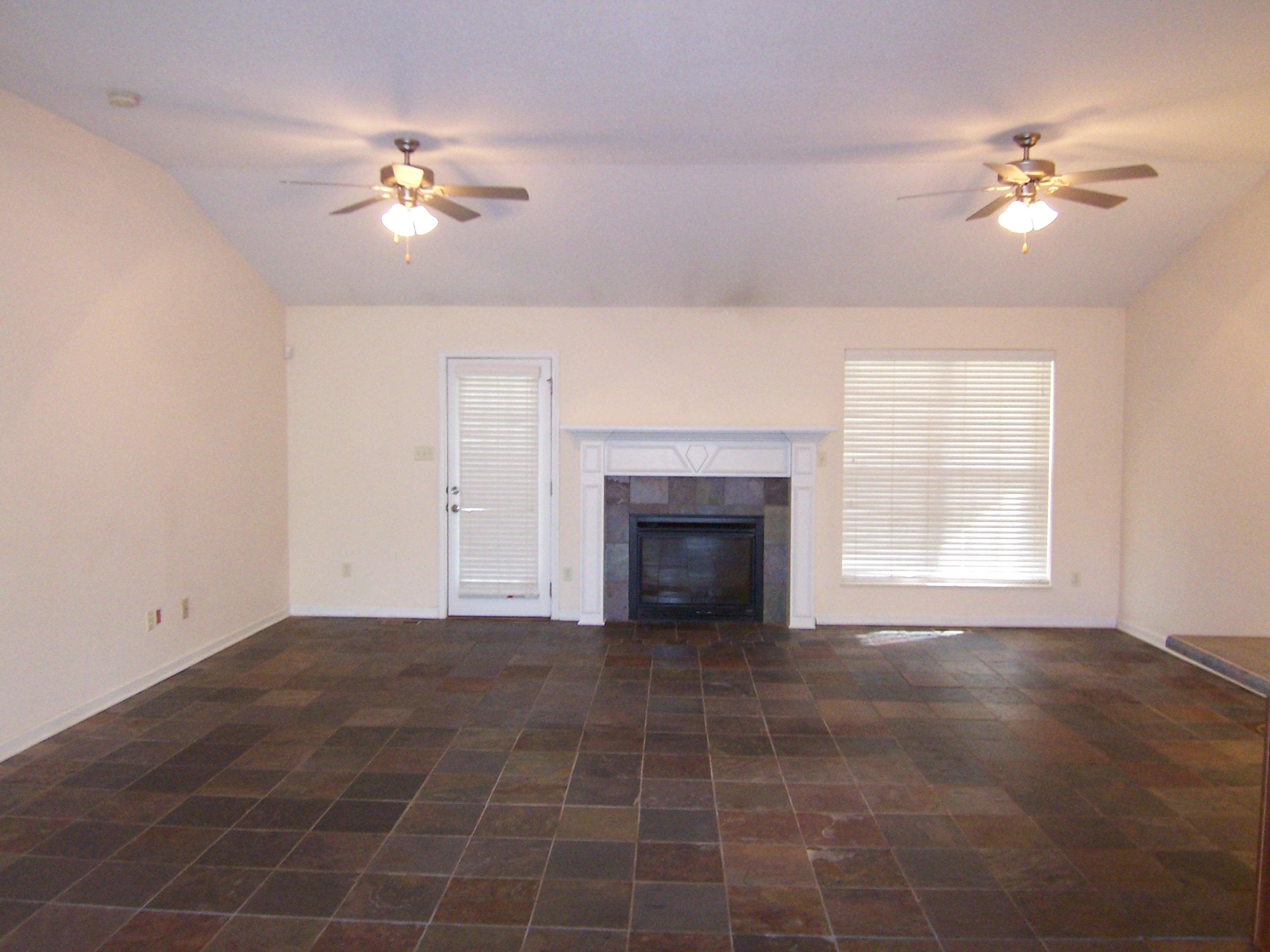 5715 Ridgefield Road Knoxville, TN 37912 - Photo 3 of 24 100_7666.JPG