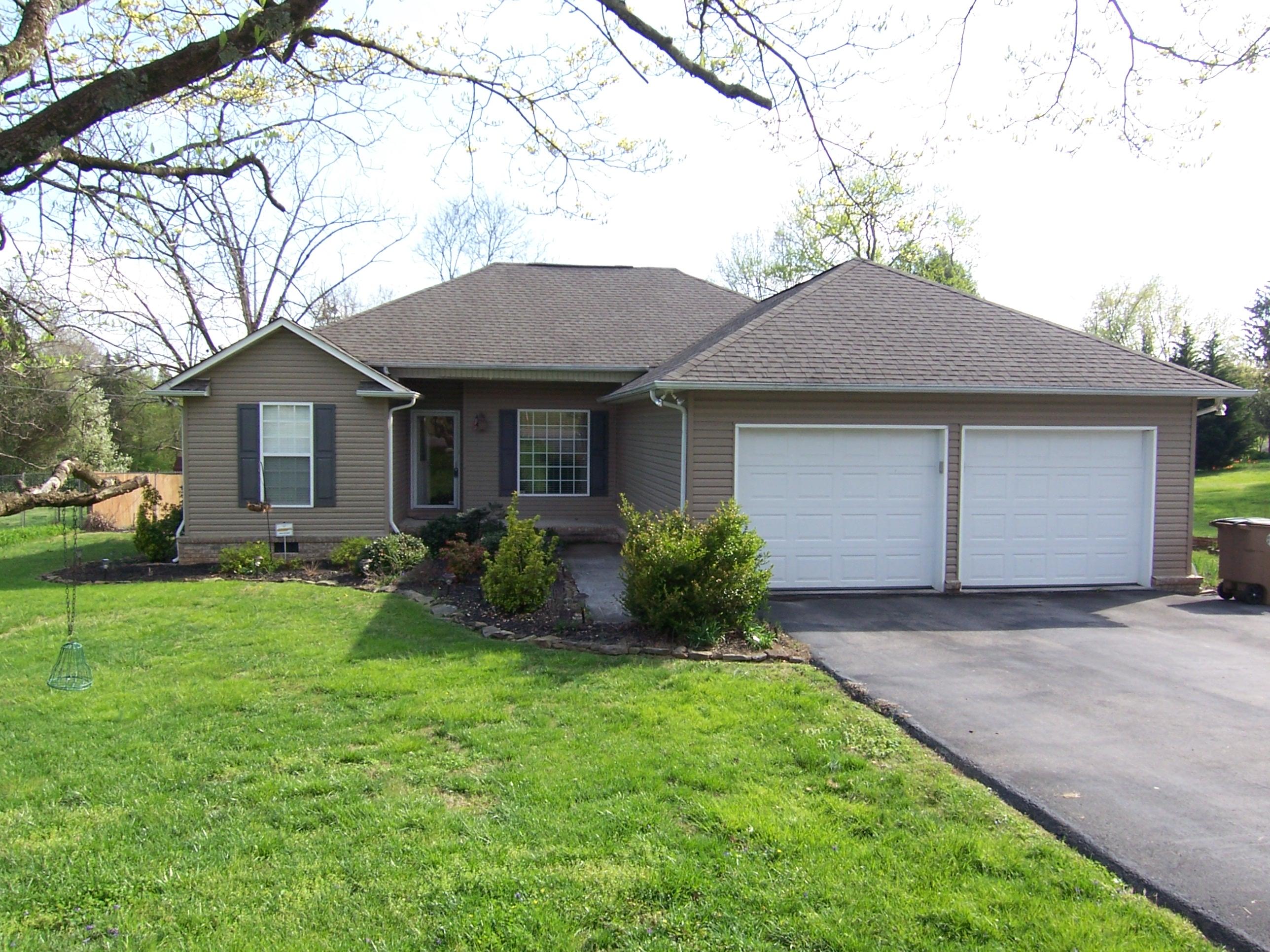 5715 Ridgefield Road Knoxville, TN 37912 - Photo 5 of 24 100_7657.JPG