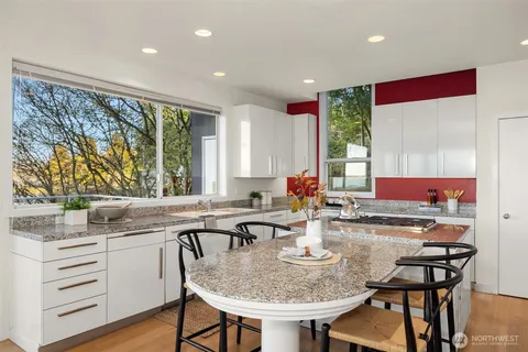 $2,480,000 | 3903 48th Avenue South, Seattle, WA 98118