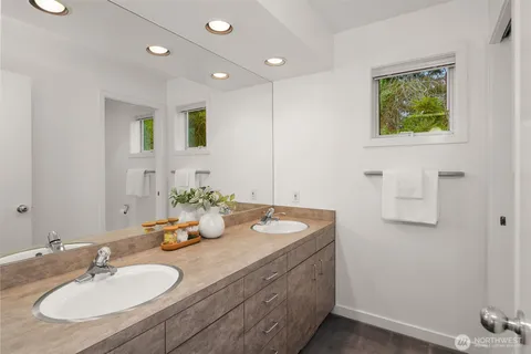 $2,480,000 | 3903 48th Avenue South, Seattle, WA 98118