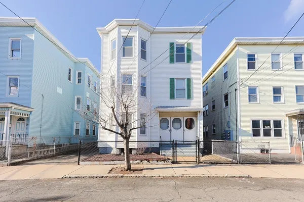 $3,350 | 19 Linden Street, Unit 3, Somerville, MA 02143