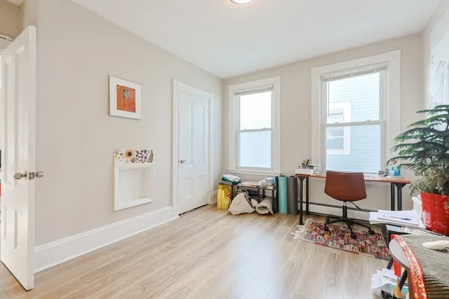 $3,500 | 19 Linden Street, Unit 3, Somerville, MA 02143