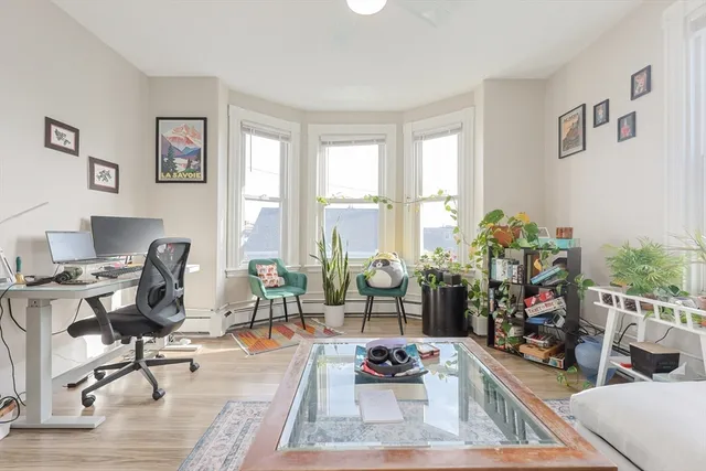 $3,500 | 19 Linden Street, Unit 3, Somerville, MA 02143