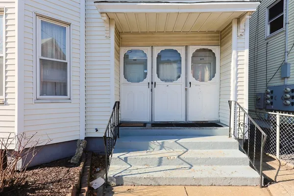 $3,350 | 19 Linden Street, Unit 3, Somerville, MA 02143