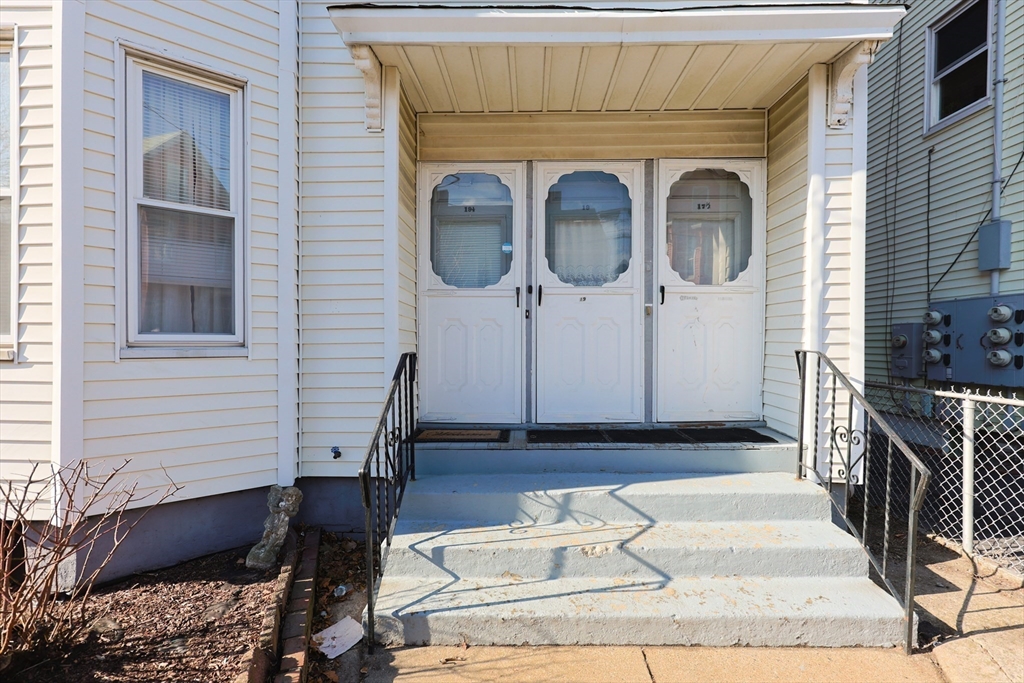 19 Linden Street, Unit 3 Somerville, MA 02143 - Photo 2 of 33