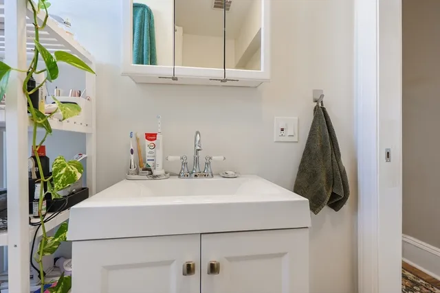 $3,500 | 19 Linden Street, Unit 3, Somerville, MA 02143