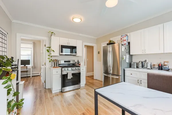 $3,350 | 19 Linden Street, Unit 3, Somerville, MA 02143