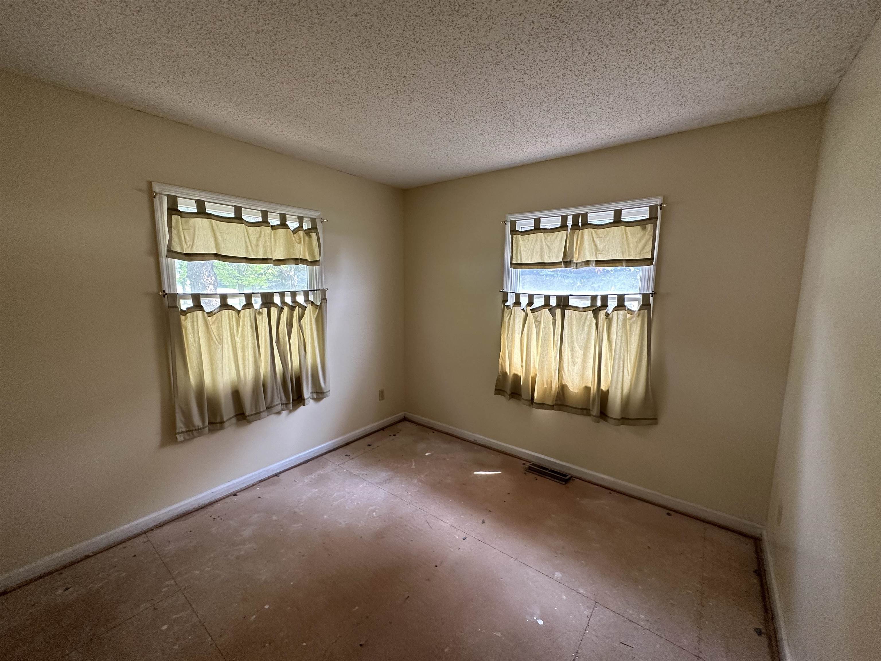 5510 Vance Road Grawn, MI 49637 - Photo 14 of 20 1911286-13.JPG