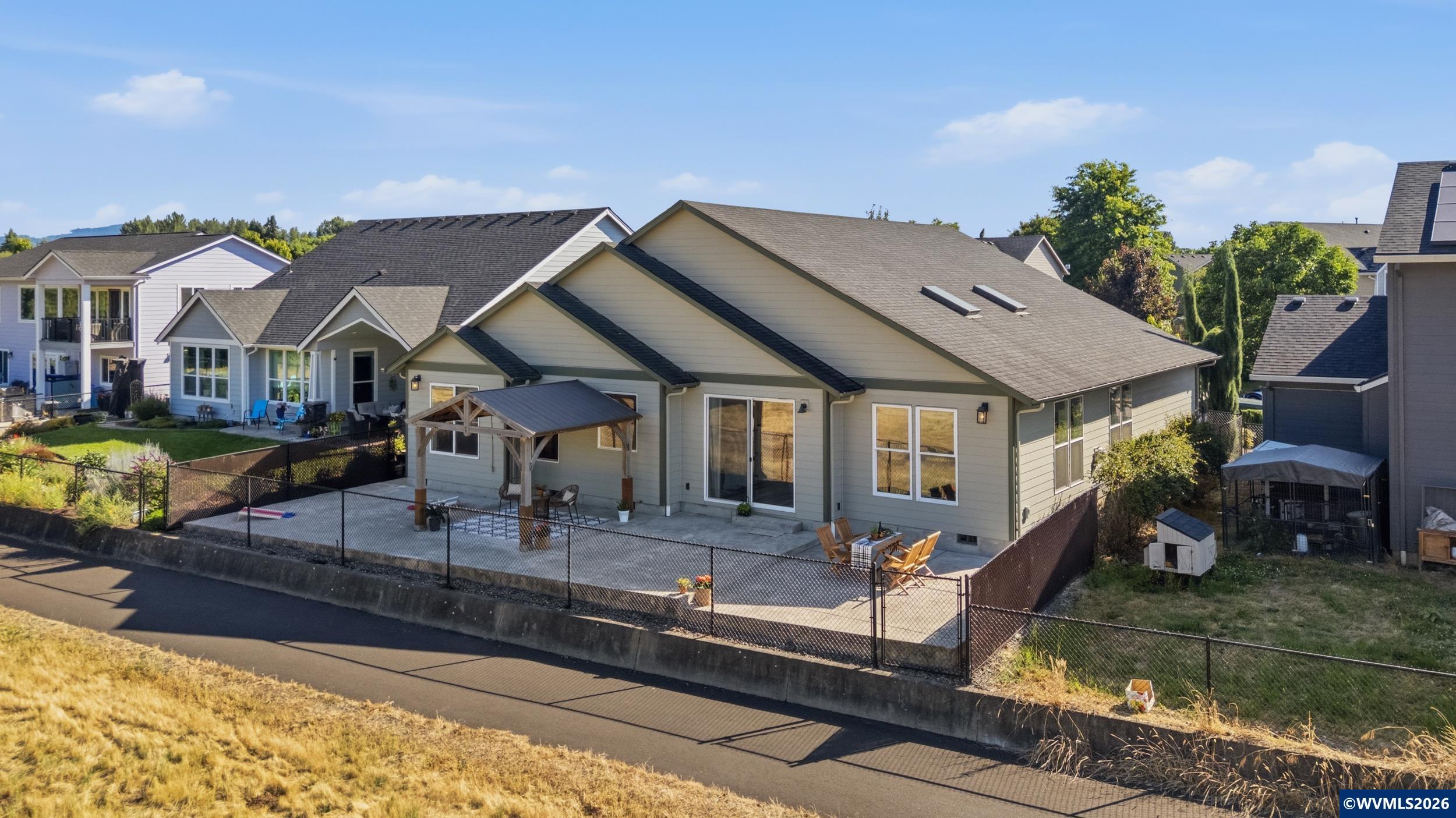 2301 Robbins Way Lebanon, OR 97355 - Photo 38 of 46