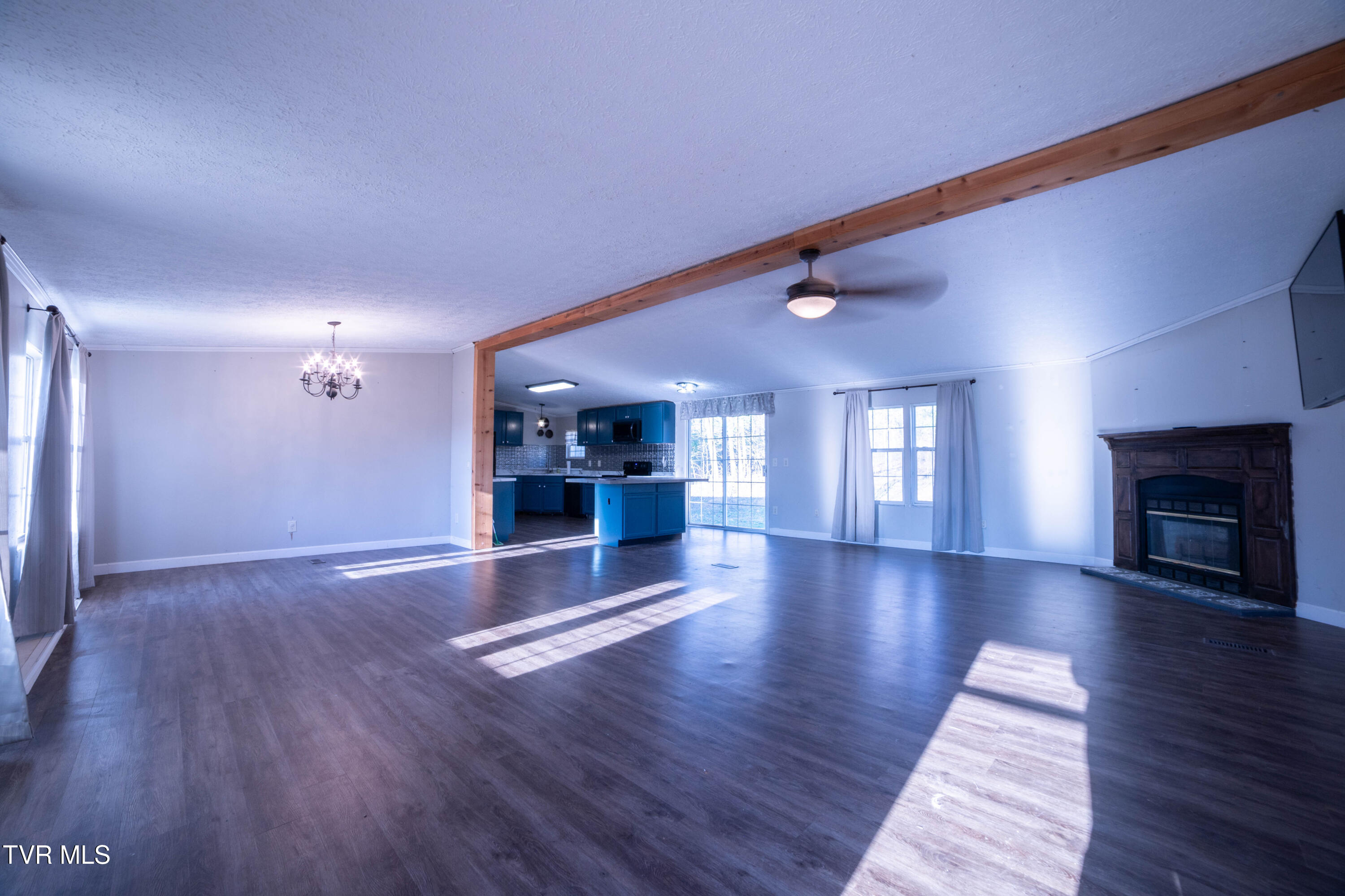 55 Kay Miller Lane Chuckey, TN 37641 - Photo 11 of 38 Living Room