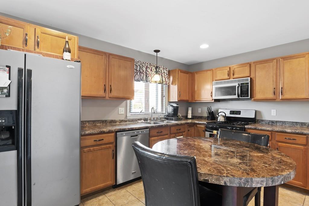 227 Cambridge Street Fall River, MA 02721 - Photo 8 of 27 Gallery Image 8
