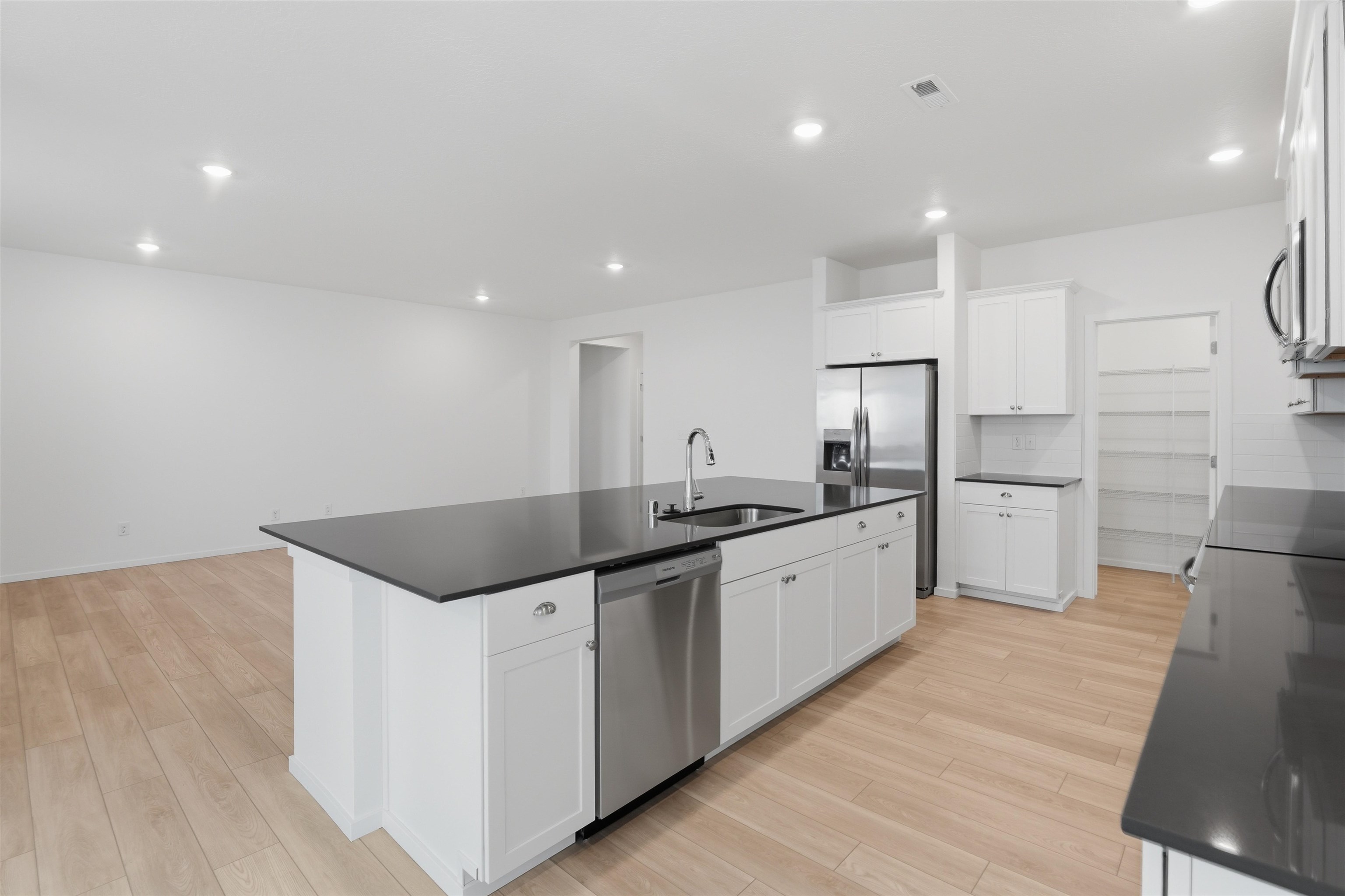4191 West Connaught Avenue Spokane, WA 99208 - Photo 4 of 19
