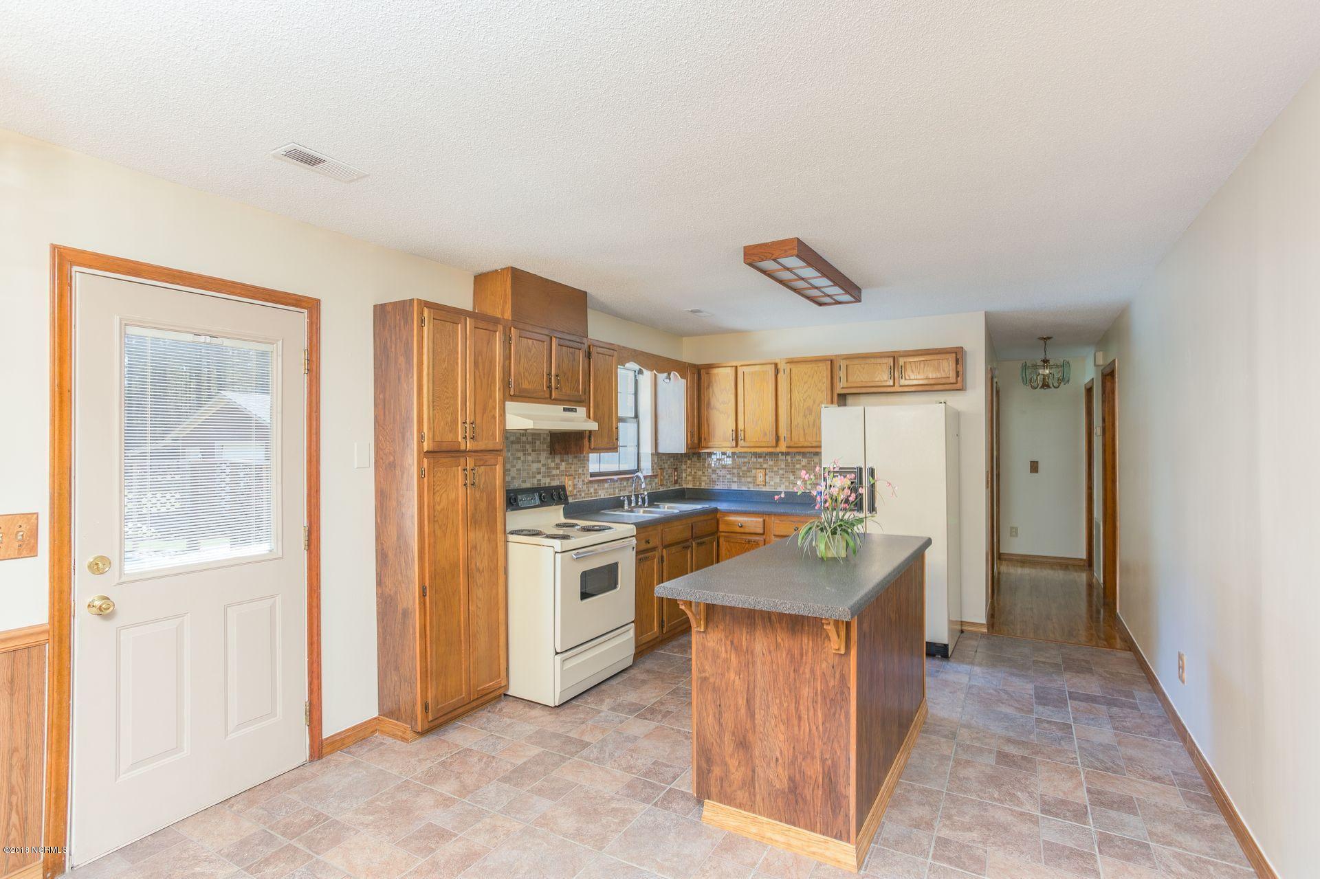 12383 Ashton Road Rocky Point, NC 28457 - Photo 8 of 29 6