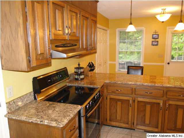 1821 Hamilton Road Pelham, AL 35124 - Photo 4 of 16