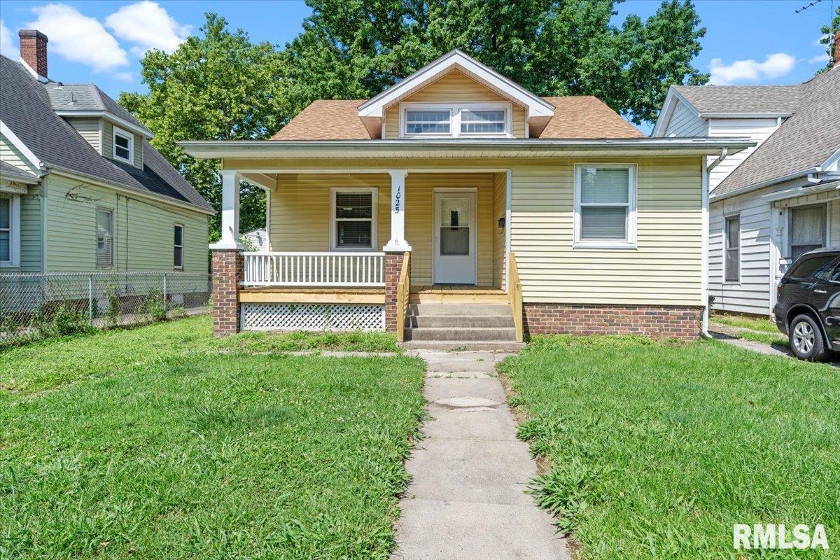 1025 North Walnut Street Springfield, IL 62702 - Photo 1 of 33