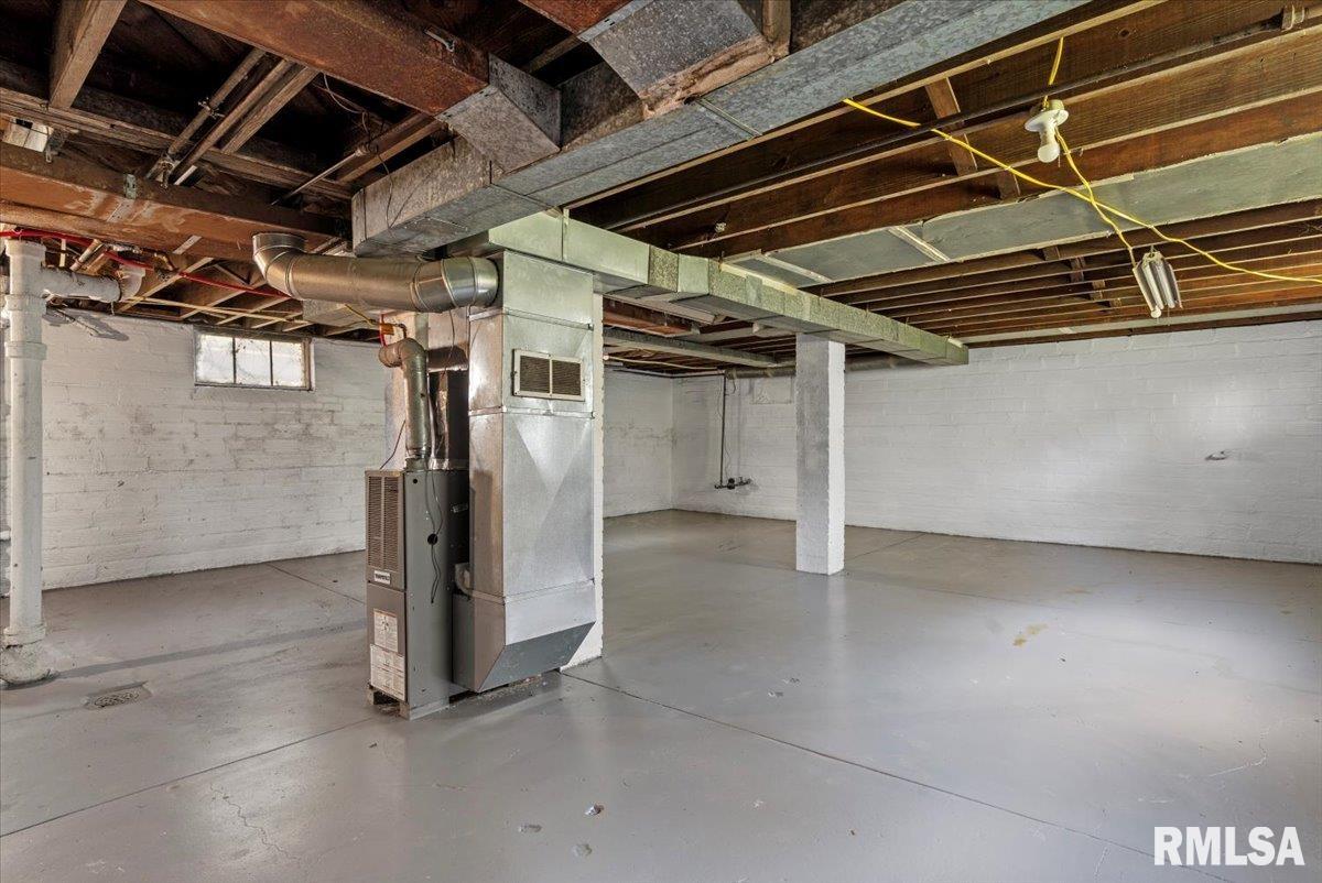 1025 North Walnut Street Springfield, IL 62702 - Photo 23 of 33