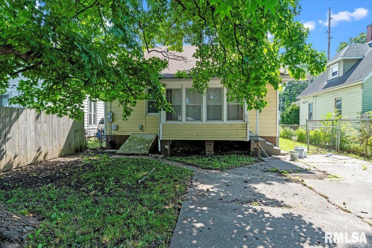 1025 North Walnut Street Springfield, IL 62702 - Photo 29 of 33