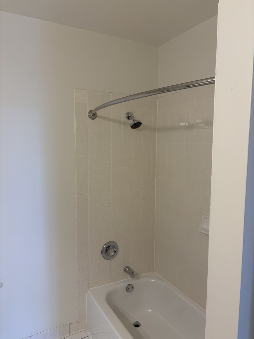 625 Deerfield Road, Unit 309 Deerfield, IL 60015 - Photo 12 of 13 Gallery Image 12