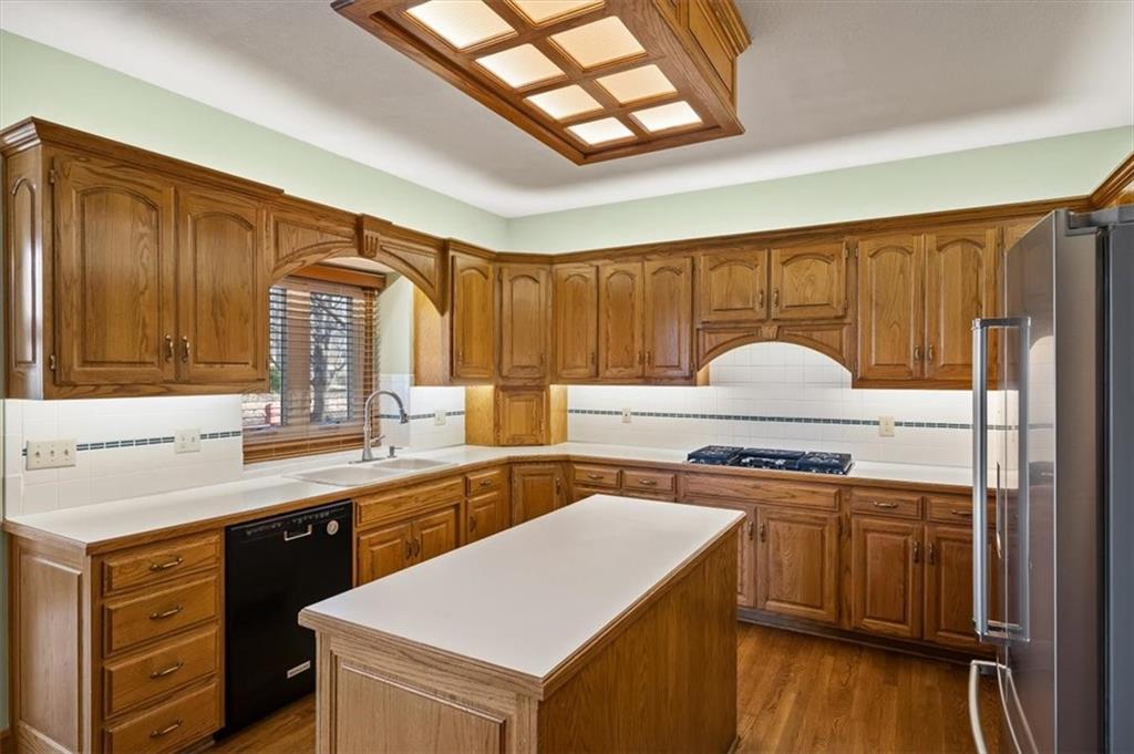 723 Northwest High Point Drive Lee's Summit, MO 64081 - Photo 12 of 30