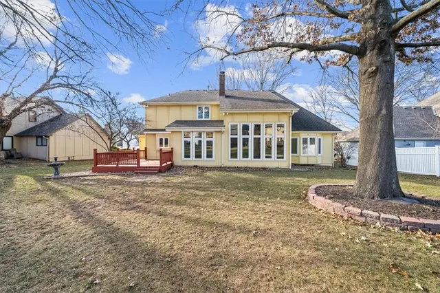 $455,000 | 723 Northwest High Point Drive, Lee's Summit, MO 64081