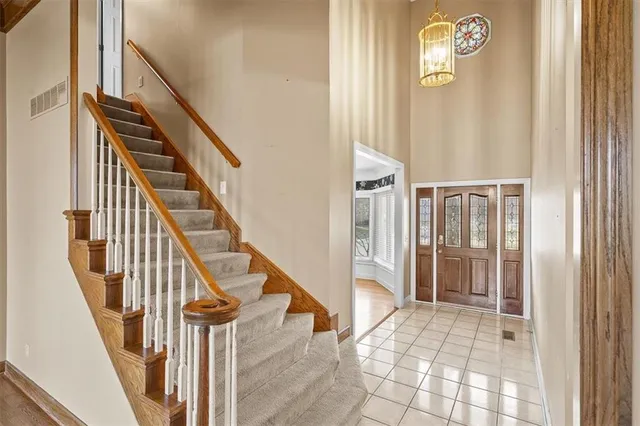 $455,000 | 723 Northwest High Point Drive, Lee's Summit, MO 64081