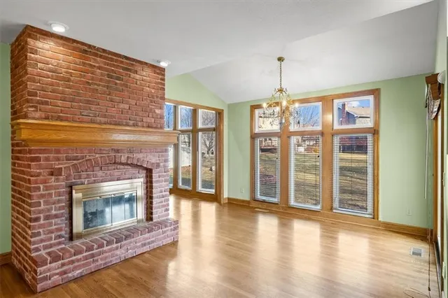 $455,000 | 723 Northwest High Point Drive, Lee's Summit, MO 64081