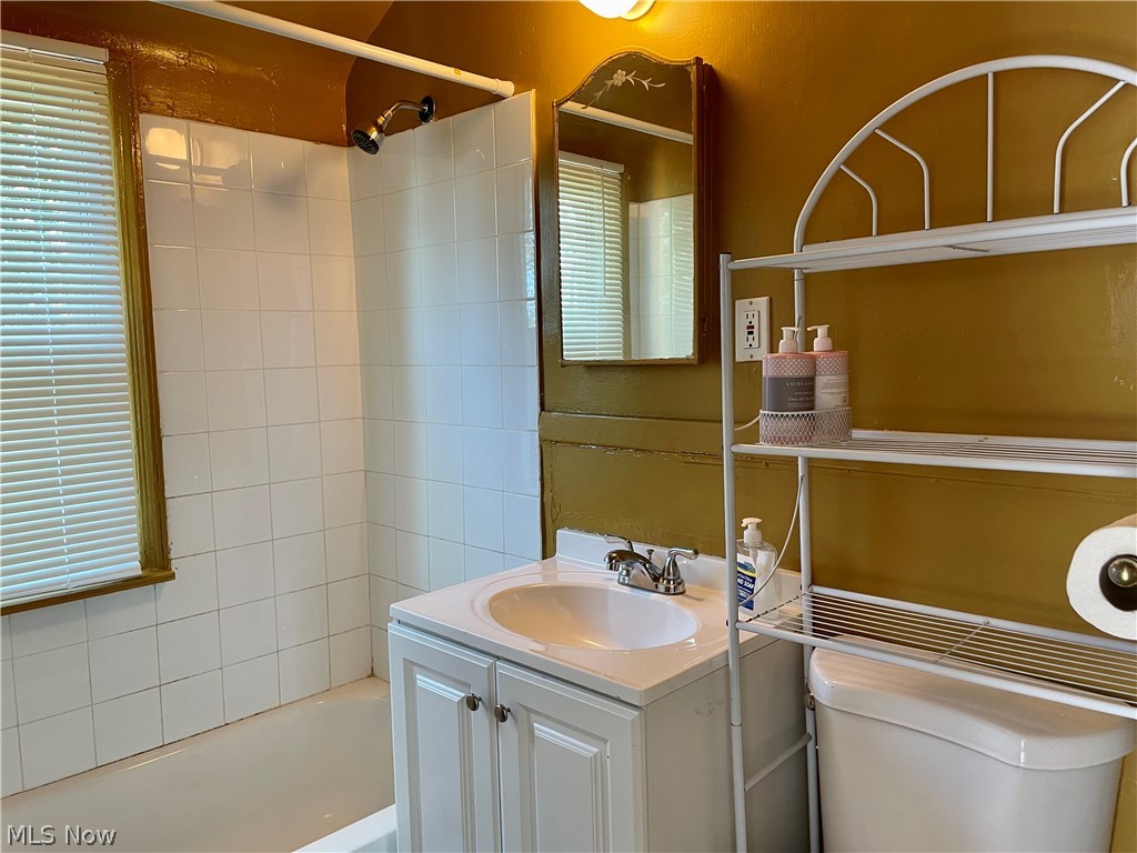 25541 Tungsten Road Euclid, OH 44132 - Photo 15 of 24 Gallery Image 15